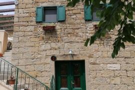 Lijepa kamena kuća na mirnoj lokaciji, Buzet,okolica, Istra, Buzet, Famiglia