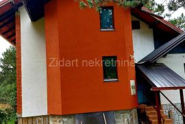 Zlatibor, Zova, prodaja kuće sa 5 apartmana, Čajetina, Kuća