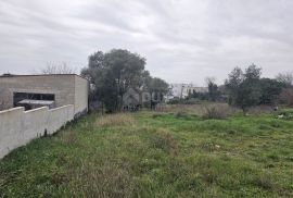ISTRA, MEDULIN - Građevinsko zemljište za izgradnju zgarada/vila/kuće za odmor, Medulin, Γη