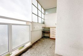 RIJEKA, DONJA VEŽICA - stan s pogledom na vrhunskoj lokaciji, Rijeka, Appartment