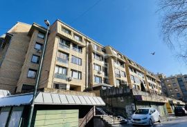 Trosoban stan Breka prodaja potencijalno četverosoban, Sarajevo Centar, Stan