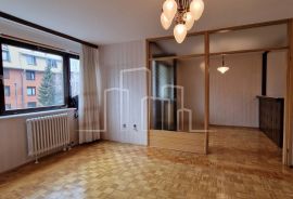 Trosoban stan Breka prodaja potencijalno četverosoban, Sarajevo Centar, Apartamento