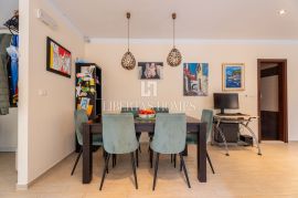 Prodaja obiteljskog stana s terasom i parkingom u Lapadu, Dubrovnik, Dubrovnik, Appartment