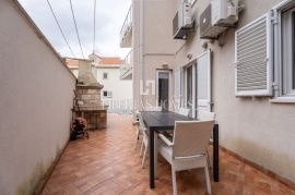 Prodaja obiteljskog stana s terasom i parkingom u Lapadu, Dubrovnik, Dubrovnik, Appartment