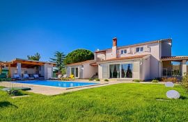 Lijepa kuća na dobroj lokaciji, Fažana, okolica, Istra, Fažana, Maison