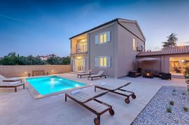 Lijepa kuća za odmor sa bazenom, Štinjan, Istra, Pula, Ev