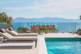 Makarska Rivijera - luksuzna vila s bazenom i panoramskim pogledom, Gradac, Maison