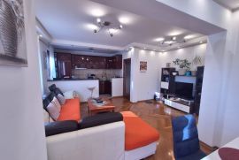 Trosoban namješten stan u Potkošljunu, Budva, Διαμέρισμα