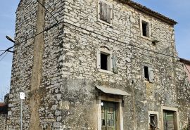 Kamena istarska kuća u okolici Umaga s pogledom na more, Umag, بيت