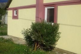 Prodajem kucu u Podgorici-naselje Zagoric, Podgorica, Ev