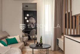 Rijeka, Centar, novouređen luksuzan stan NKP 100 m2 s tri apartmana, Rijeka, Appartment