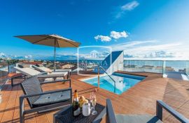 Mandre - luksuzni objekt s krovnom terasom i bazenom! 749000€, Pag, Flat