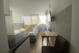 Prilika za investiciju - 12 apartmana u centru grada!, Pula, Commercial property