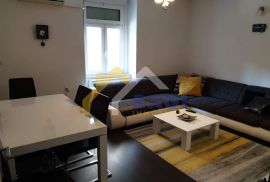 BELVEDER, Iznajmljuje se stan za poslovni prostor, 67m2, 3 prostorije sa nusprostorijama, Rijeka, Propriété commerciale
