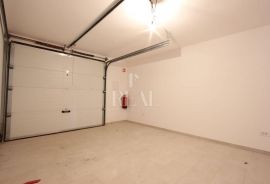 Prodaja garaže na Kastvu-Brestovice 36m2, Kastav, Garagem