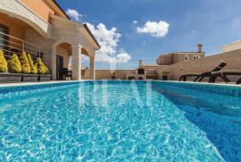 Jadreški luxuzna Villa 337m2,bazen,4ss+db,more fitness, Ližnjan, Maison