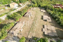 Prodaje se građevinski teren sa započetom gradnjom Diminići !, Labin, Γη