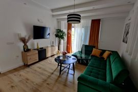Kastav-Belići, stan od 94,5 m2 sa pripadajućom okućnicom i parkirnim mjestima, Kastav, Διαμέρισμα