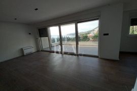 Stan 3S+DB 132 m2 80 m od mora, Trogir, Appartment