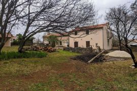 Istra, Barban, okolica - Kamena kuća za obnovu s velikom okućnicom, Barban, Casa