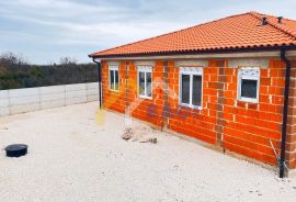 Moderna obiteljska kuća sa bazenom i okućnicom, Istra, Loborika, Marčana, Ev