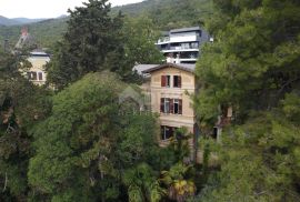 OPATIJA- unikatna Opatijska villa s 2 komforna stana- 2. RED DO MORA!!!! - ukupno 484m2, Opatija, Maison