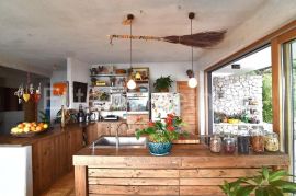 Kostrena - prodaja prekrasne vile okružena zelenilom!, Kostrena, Kuća