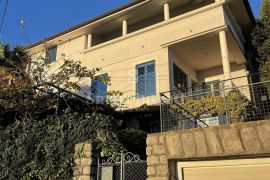 OPATIJA - POBRI, obiteljska kuća s pogledom na more na prodaju!, Opatija - Okolica, Famiglia