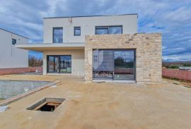 Tar, luksuzna kuća sa bazenom u izgradnji!, Poreč, Maison