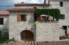 Istra, Žminj- bajkovita istarska kamena kuća od 135m2 sa okućnicom od 497m2, Žminj, Famiglia