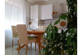 ZADAR, BOKANJAC - Prostrana obiteljska kuća s velikim potencijalom!, Zadar, Ev
