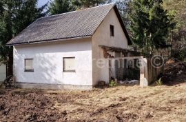 RUDANOVAC ( Plitvice) - obiteljska kuća i okućnica 892 m2, Plitvička Jezera, House