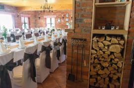 Prodaja uspješnog restorana s prekrasnom drvenom kućom, Kutina, Propiedad comercial