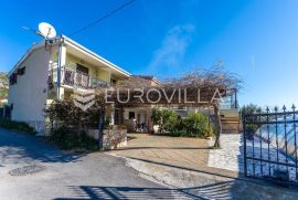 Trogir, Plano, velika samostojeća kuća na mirnoj lokaciji, Trogir - Okolica, Maison