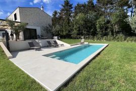 Novoizgrađena villa u okolici Višnjana, Istra, Višnjan, Famiglia