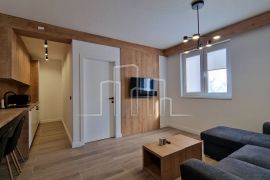 Opremljen nov apartman od 35m2 jedna spavaća u sklopu novog naselja nadomak Snježna dolina Resorta i staze Trnovo, Pale, Appartement