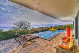 KOSTRENA - Predivna vila s bazenom na parceli od 2200m2, Kostrena, Дом