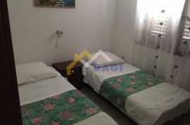 Stan 400m od mora-parking u vlasništvu, Medulin, Apartamento