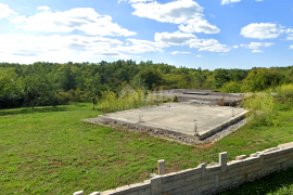 ISTRA, GRAČIŠĆE - Započeta gradnja atraktivne prizemnice, Gračišće, Land