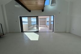 ŠIBENIK, VODICE - Dvoetažni penthouse prvi red do mora, Vodice, Apartamento