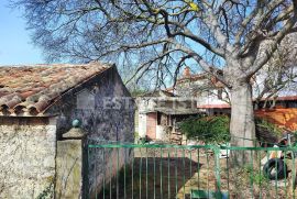 Zemljište s kamenom kućom - Valtura, Ližnjan, Σπίτι