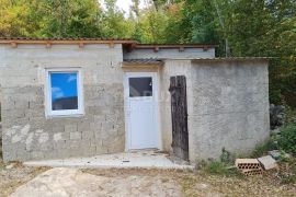 OTOK KRK, KRAS - samostojeća kuća s okućnicom na mirnoj lokaciji, Dobrinj, Casa