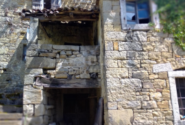ISTRA, BUZET - Kamena kuća za adaptaciju na mirnoj lokaciji, Buzet, Kuća