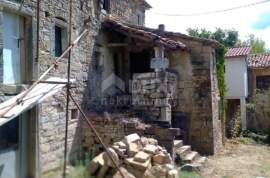 ISTRA, BUZET - Kamena kuća za adaptaciju na mirnoj lokaciji, Buzet, Ev