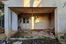 ISTRA, BUJE - Komplekst istarskih kamenih kuća za adaptaciju, Buje, Casa