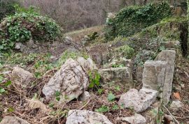 ISTRA, LABIN - Građevinsko zemljište s ruševnom starinom, Labin, Maison