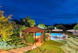 ISTRA, MEDULIN - Kuća s bazenom, 400 m od plaže, Medulin, بيت