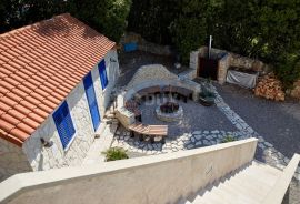 Otok Krk, Malinska - Kamena vila s bazenom i pogledom na more, Malinska-Dubašnica, Kuća