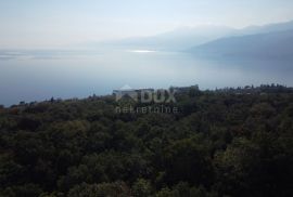 COSTABELLA, BIVIO- građevinsko zemljište 3530m2 s pogledom na more za obiteljsku kuću / villu / stambenu zgradu-stanove -apartmane / kuću za iznajmljivanje - odmor s bazenom, Rijeka, Terreno