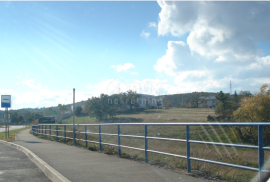 KUKULJANOVO, ČAVLE- građevinsko zemljište 11500m2 sa starinom 200m2 u industrijskoj zoni (namjena: trgovačka, zanatska, industrijska), Čavle, Земля